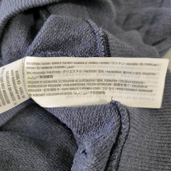 Hollister Women's Relaxed Fit Distressed Blue Crew Neck Sweatshirt Size Medium - Picture 9 of 11